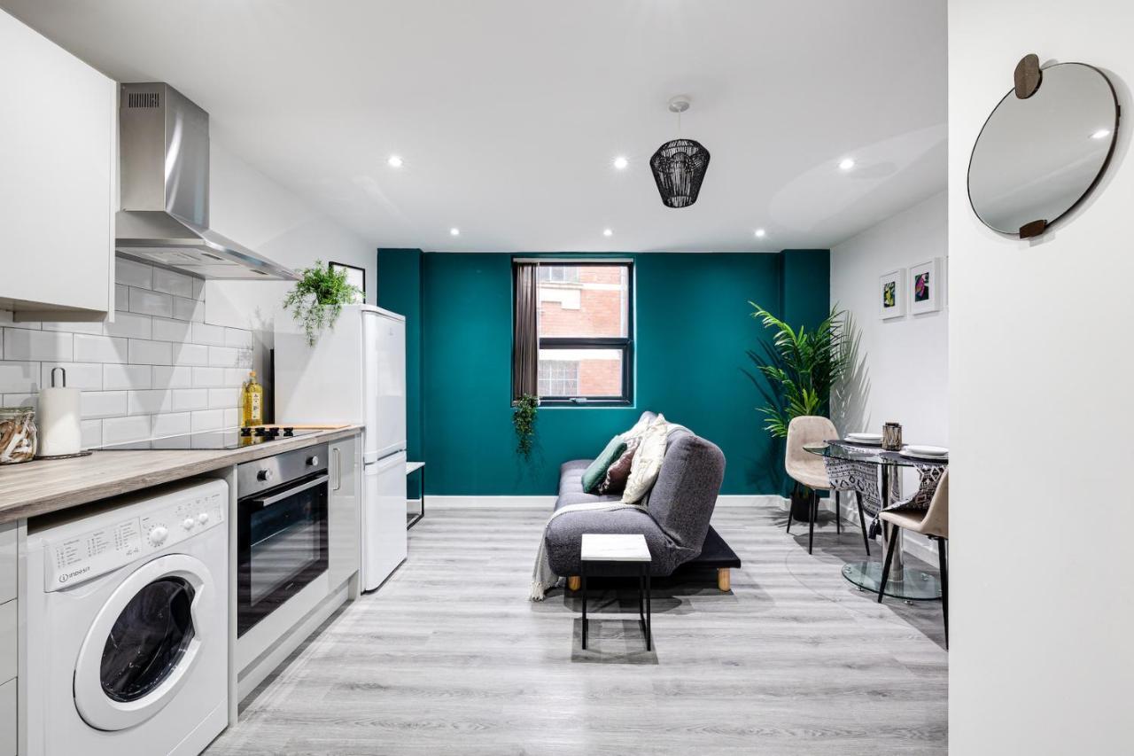 Cosy Modern Apt In Heart Of Stockport - Sleeps 4 Apartment Bagian luar foto