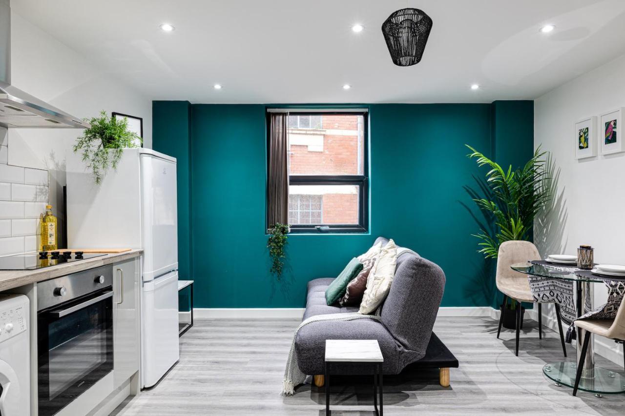Cosy Modern Apt In Heart Of Stockport - Sleeps 4 Apartment Bagian luar foto