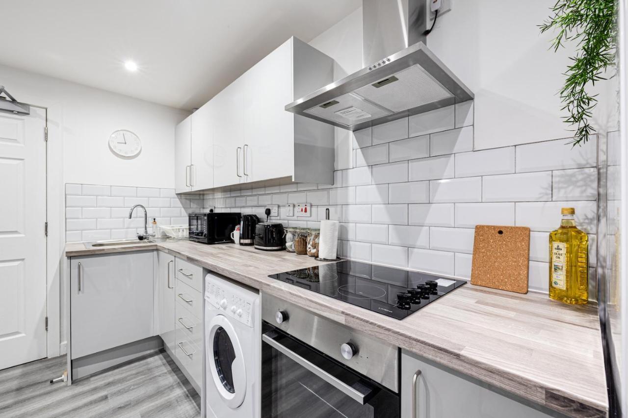 Cosy Modern Apt In Heart Of Stockport - Sleeps 4 Apartment Bagian luar foto
